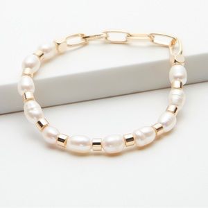 Evereve Macy pearl stretch bracelet